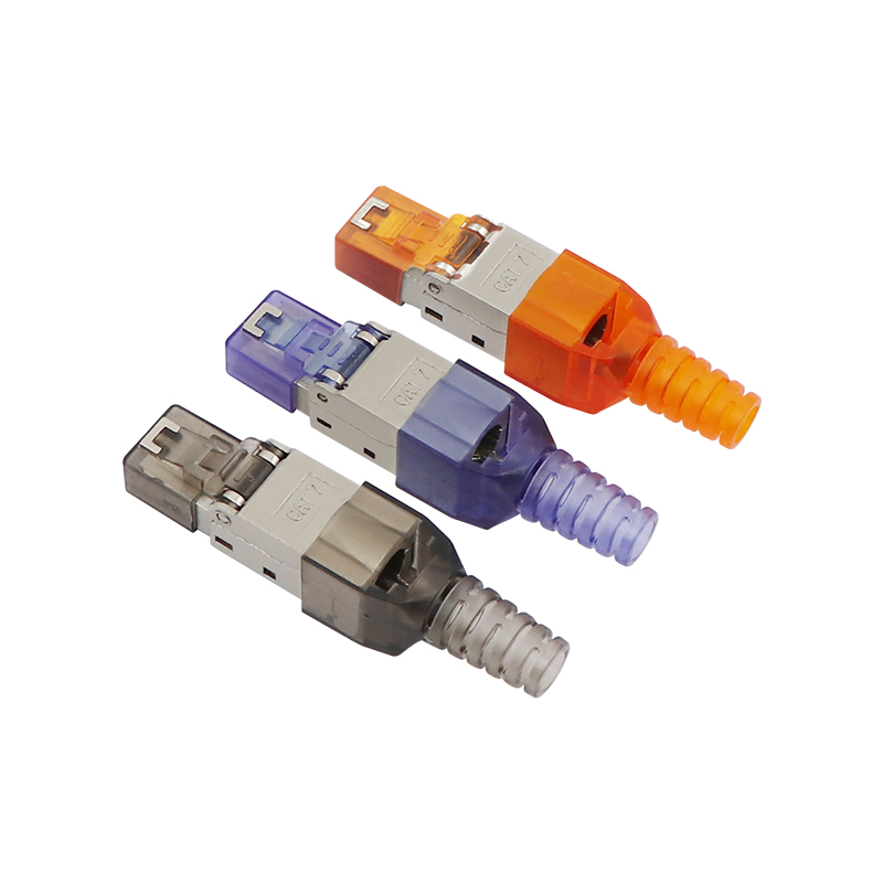 O uso de um plugue de terminação de campo RJ45 pode melhorar a qualidade da transmissão de dados?